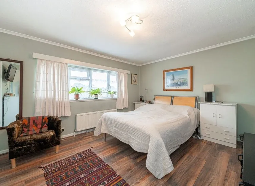 Stratton Close, Hounslow, TW3, photo 4