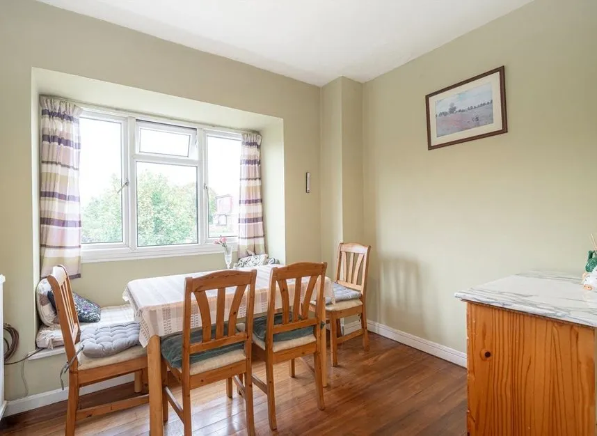 Stratton Close, Hounslow, TW3, photo 2