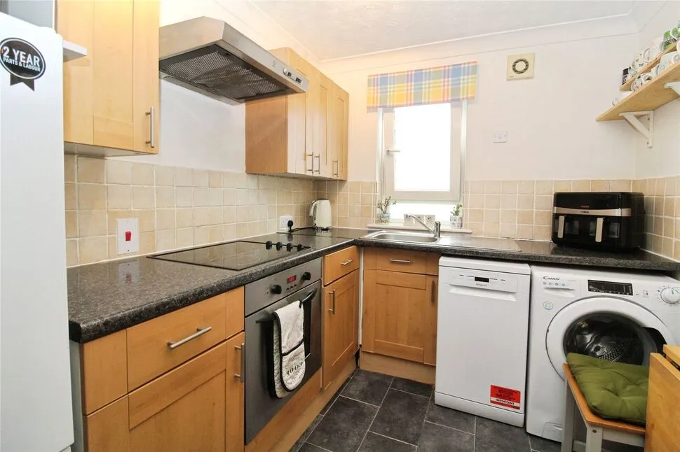 Grange Court, Bitton Park Road, Devon, TQ14, photo 3