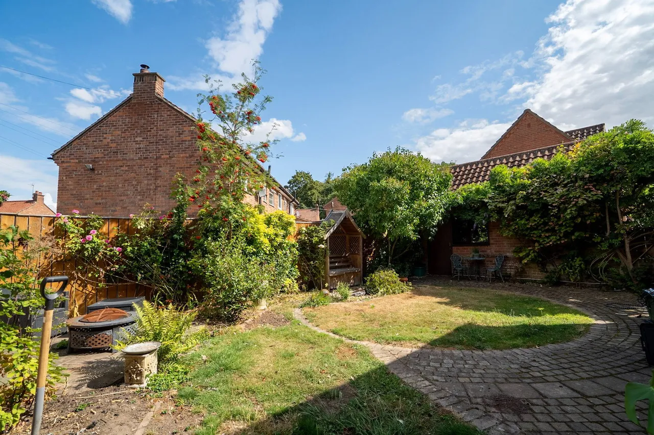 St. Matthews Court, Naburn, YO19, photo 4