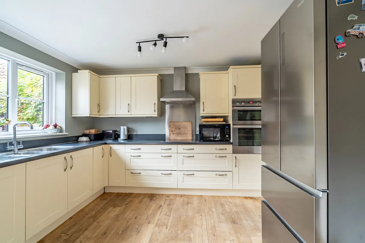 St. Matthews Court, Naburn, YO19, photo 2