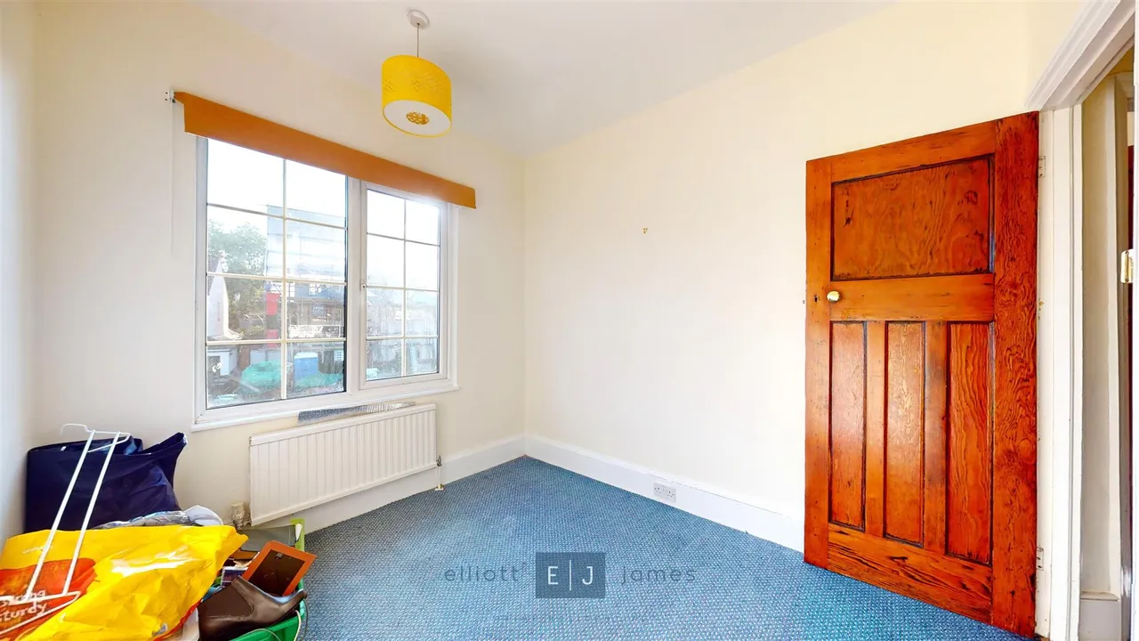 The Crescent, Loughton, photo 10