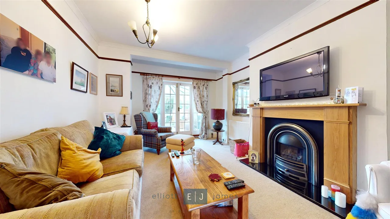 The Crescent, Loughton, photo 5