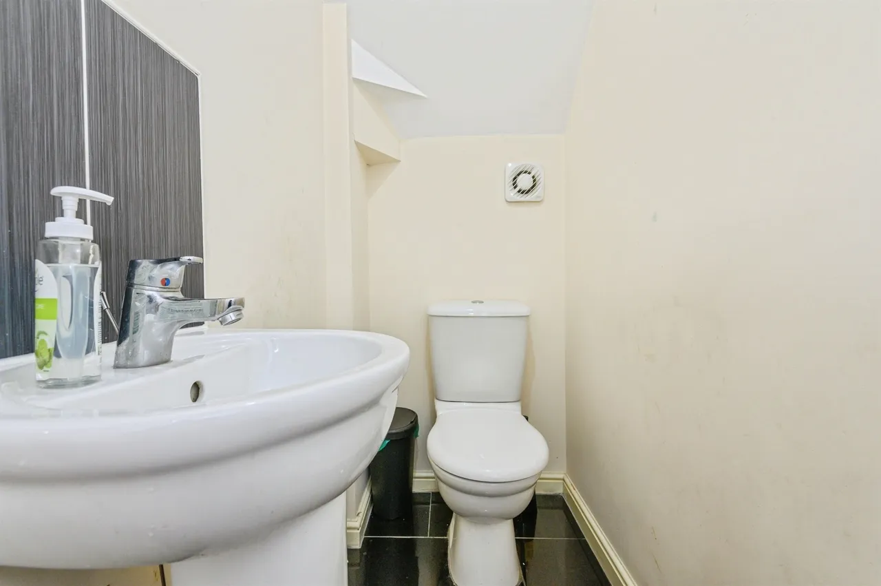 Hops Drive, Birkby, Huddersfield, photo 8