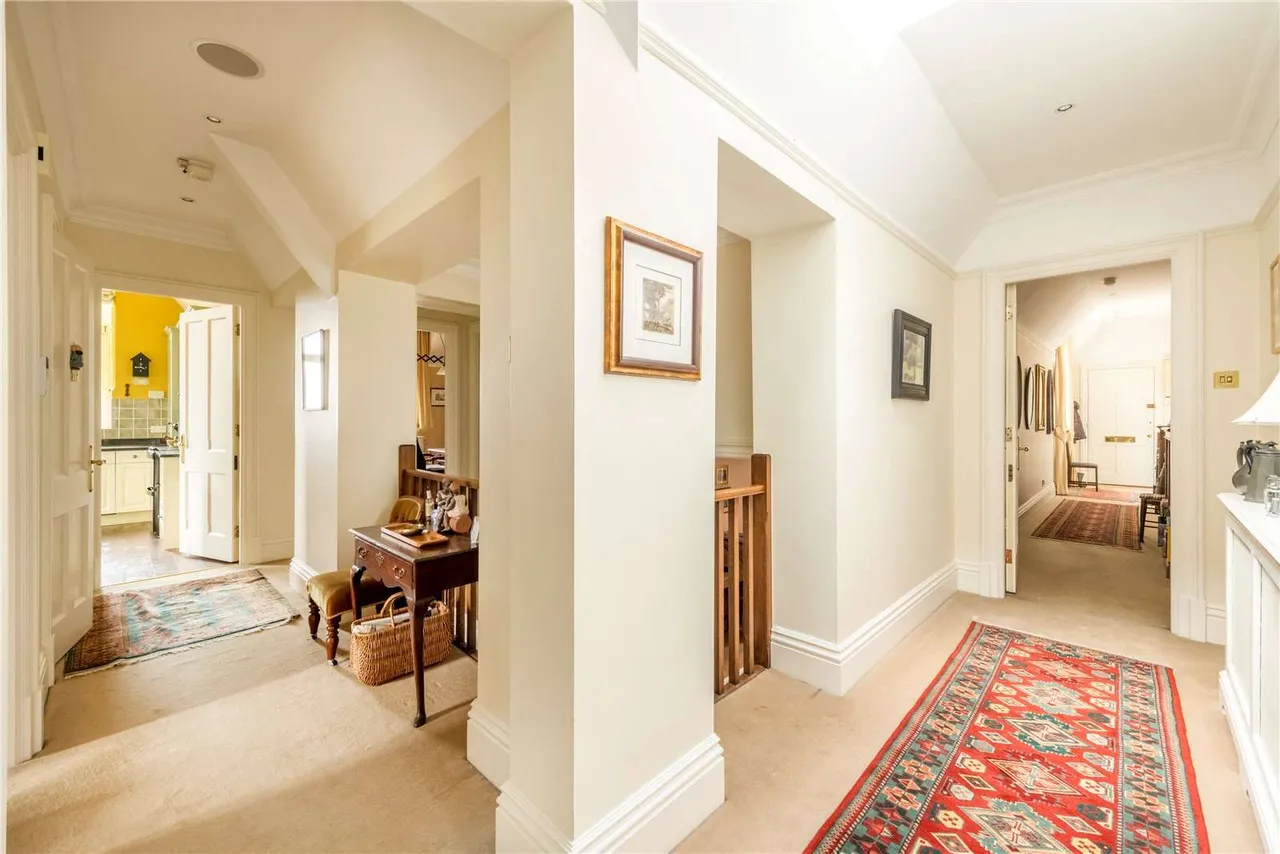 Wolfs Row, Oxted, Surrey, RH8 0QL, photo 6
