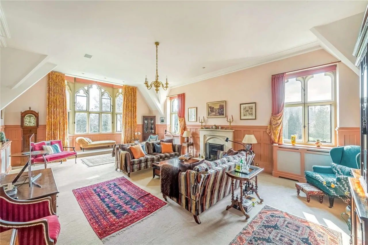 Wolfs Row, Oxted, Surrey, RH8 0QL, photo 11