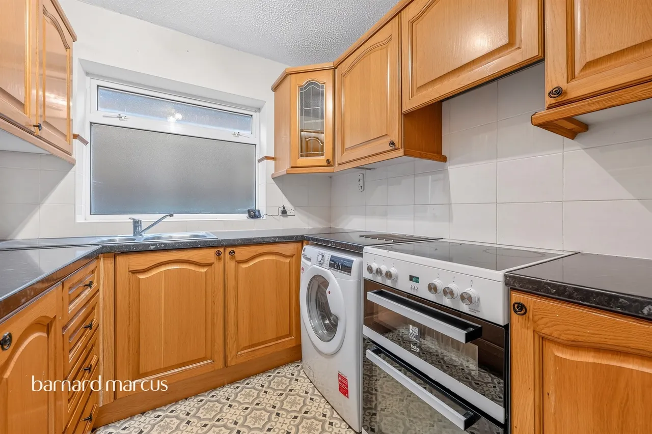 Brambledown Road, Wallington, photo 4