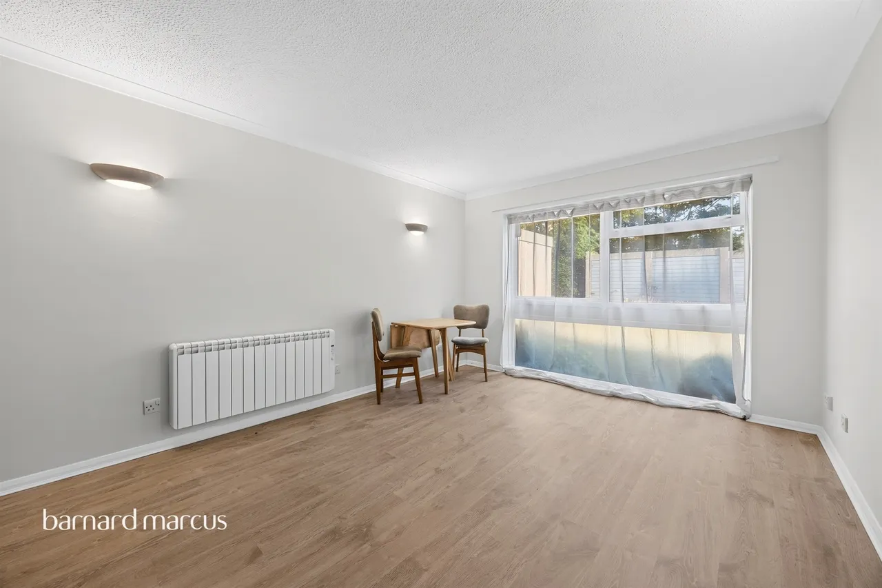 Brambledown Road, Wallington, photo 3
