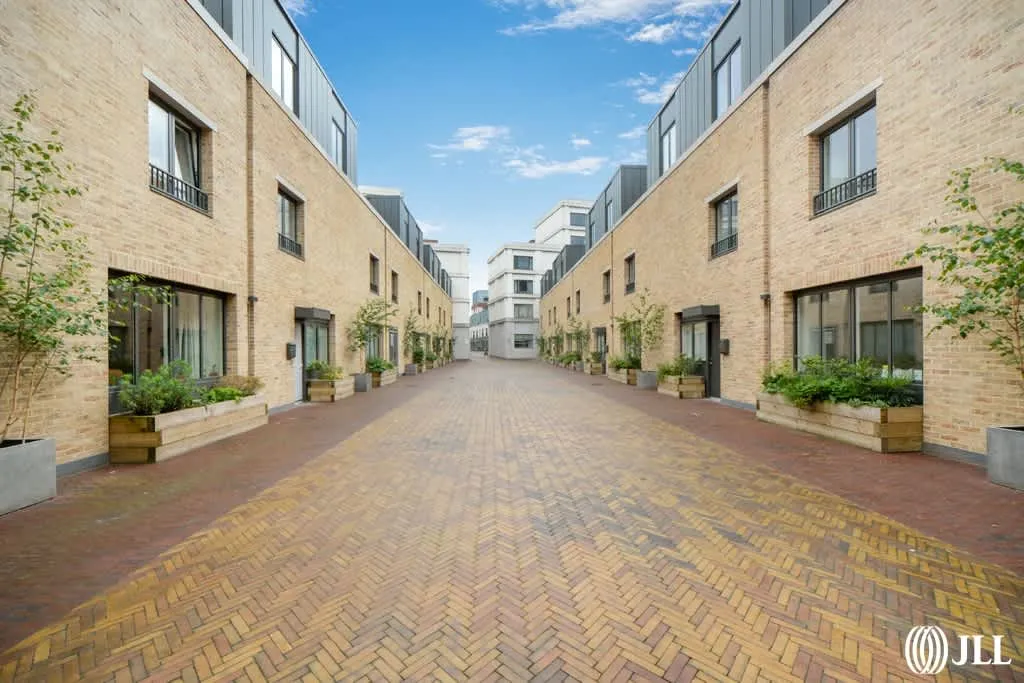 Soapmaker Mews, London, E15, photo 30