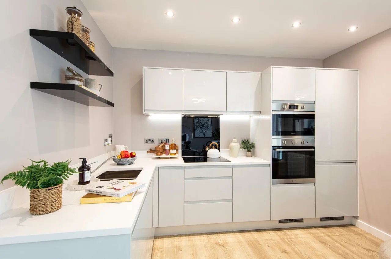 High Street, Brentford, TW8, photo 6