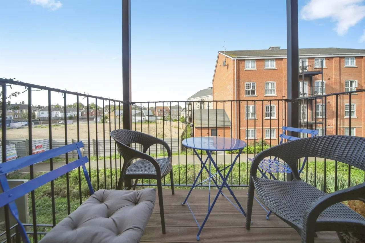 Houghton Way, Bury St. Edmunds, IP33, photo 2