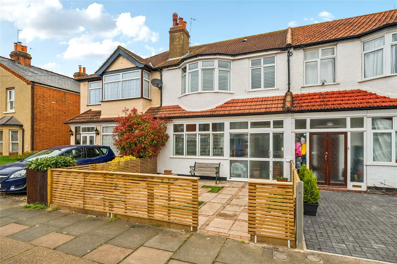 3 bed house for sale, Thornhill Road, Surbiton, KT6