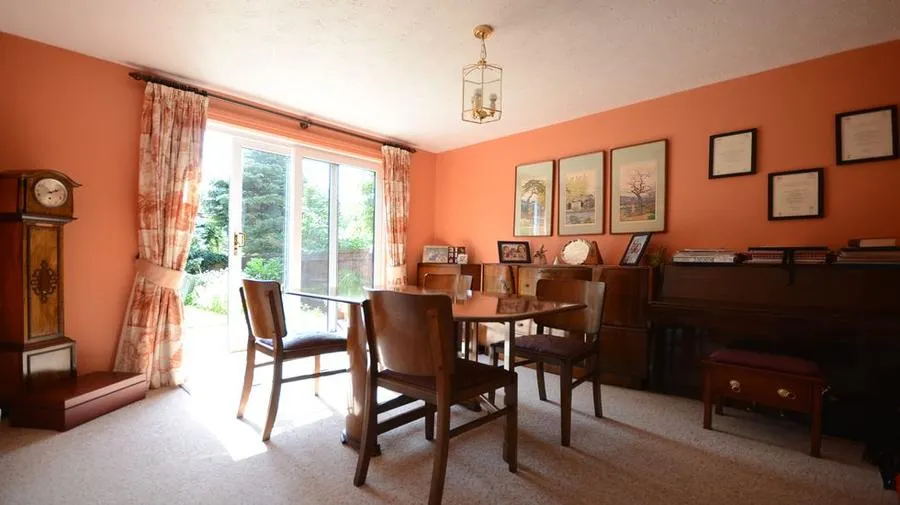 Marshall Close, Purley on Thames, RG8, photo 4