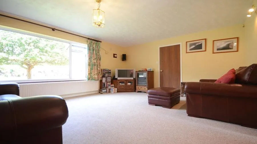 Marshall Close, Purley on Thames, RG8, photo 2