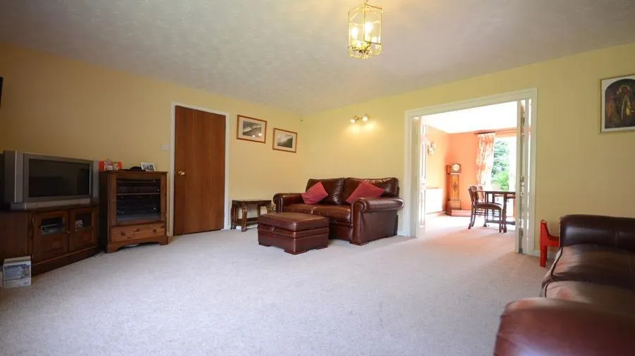 Marshall Close, Purley on Thames, RG8, photo 5