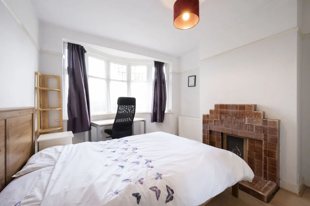 Bushey Road, Raynes Park, SW20, photo 8