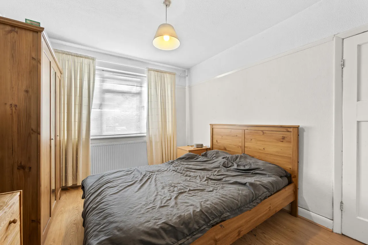 Bushey Road, Raynes Park, SW20, photo 12