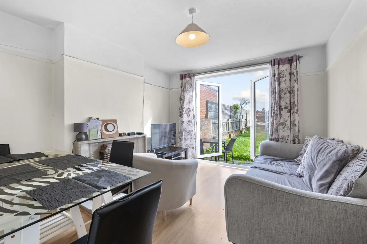 Bushey Road, Raynes Park, SW20, photo 10