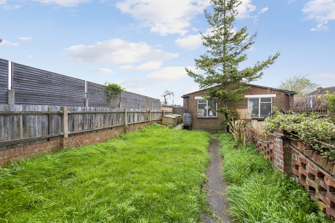 Bushey Road, Raynes Park, SW20, photo 14