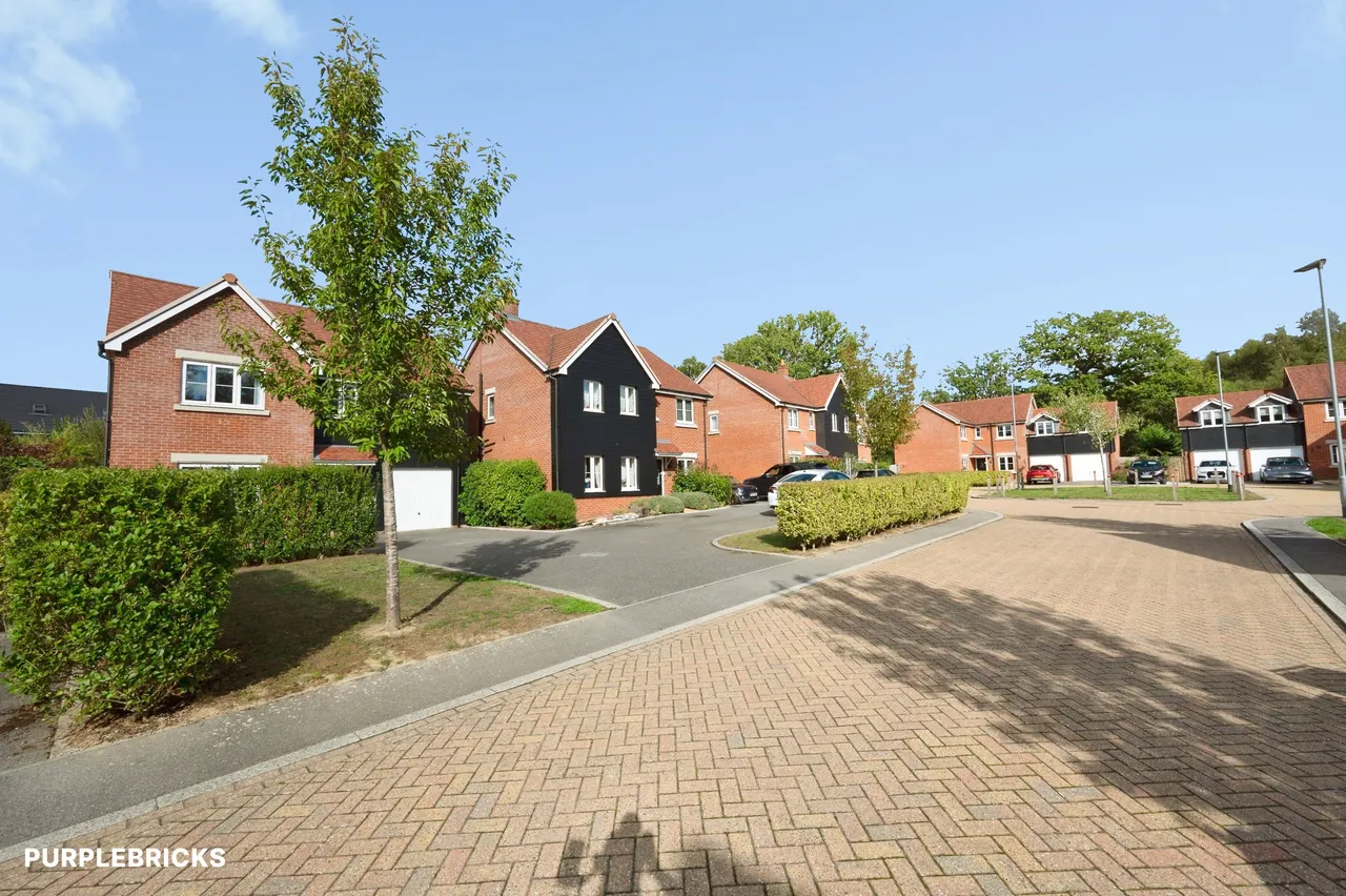 Wisteria Drive, Crawley, RH10, photo 28