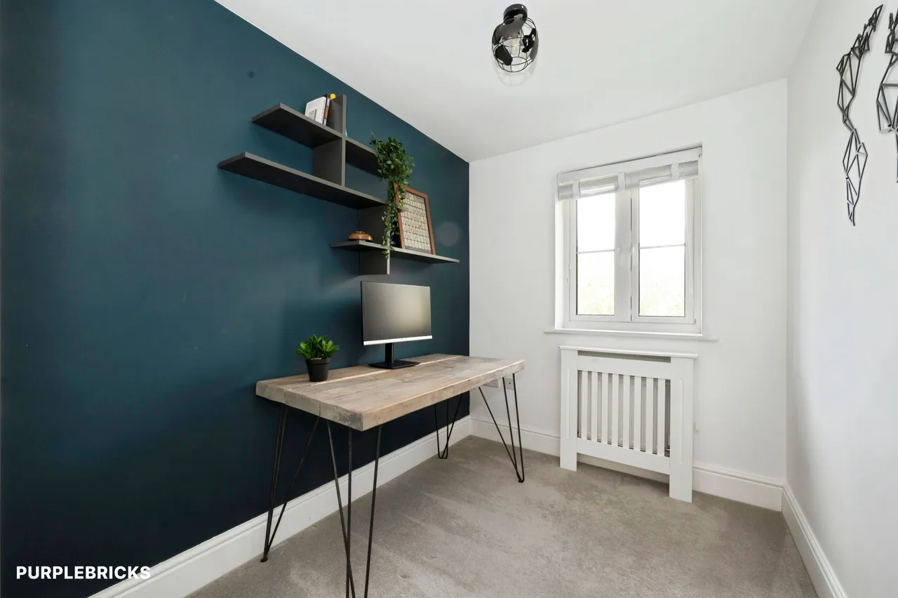 Wisteria Drive, Crawley, RH10, photo 24