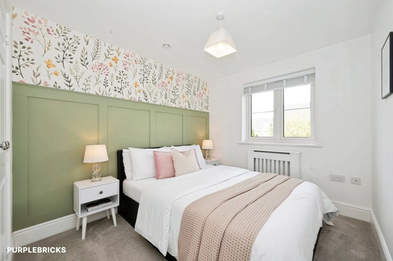 Wisteria Drive, Crawley, RH10, photo 17