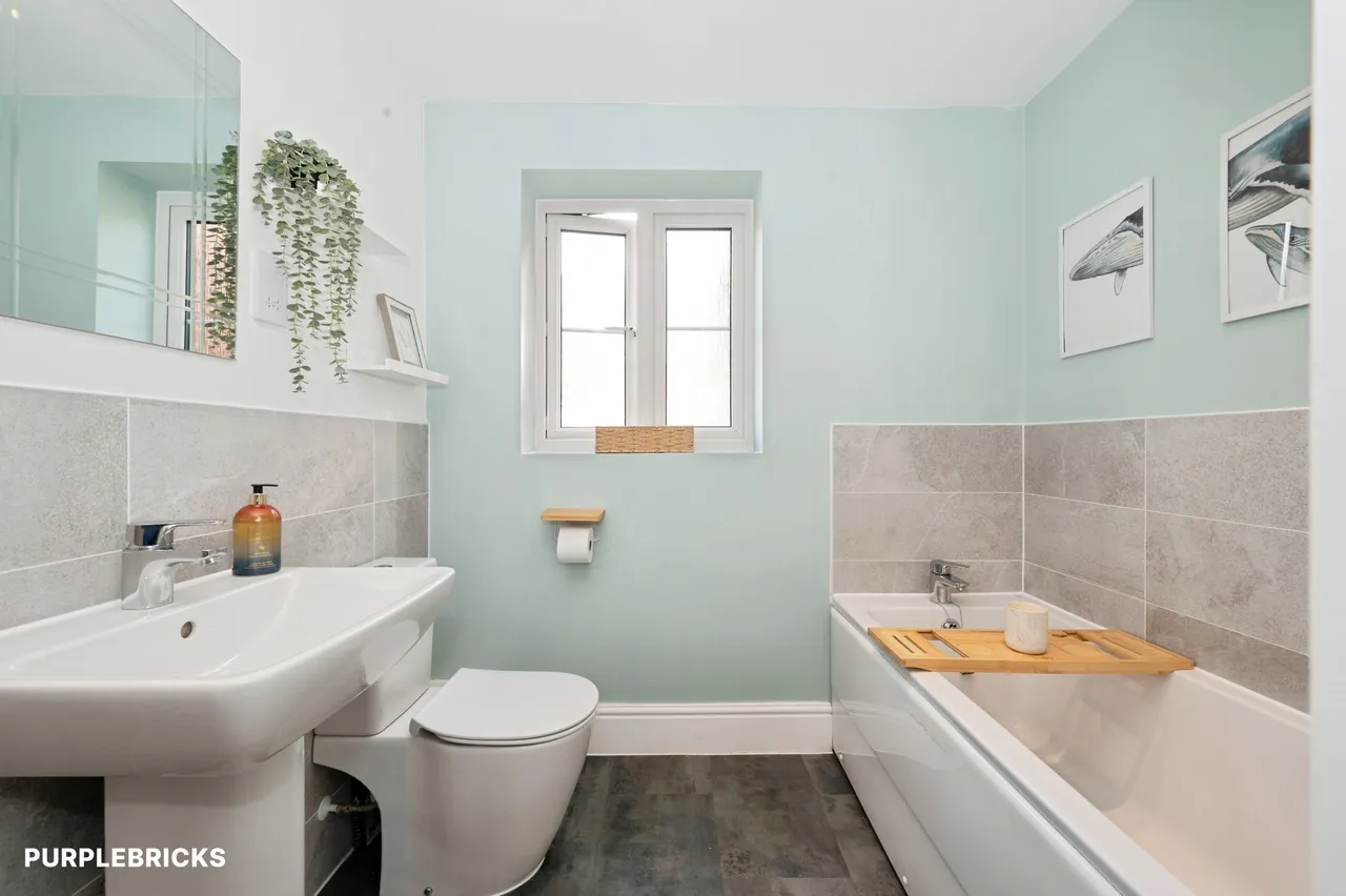 Wisteria Drive, Crawley, RH10, photo 20