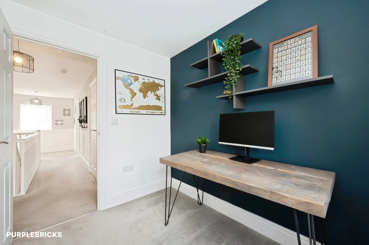 Wisteria Drive, Crawley, RH10, photo 23