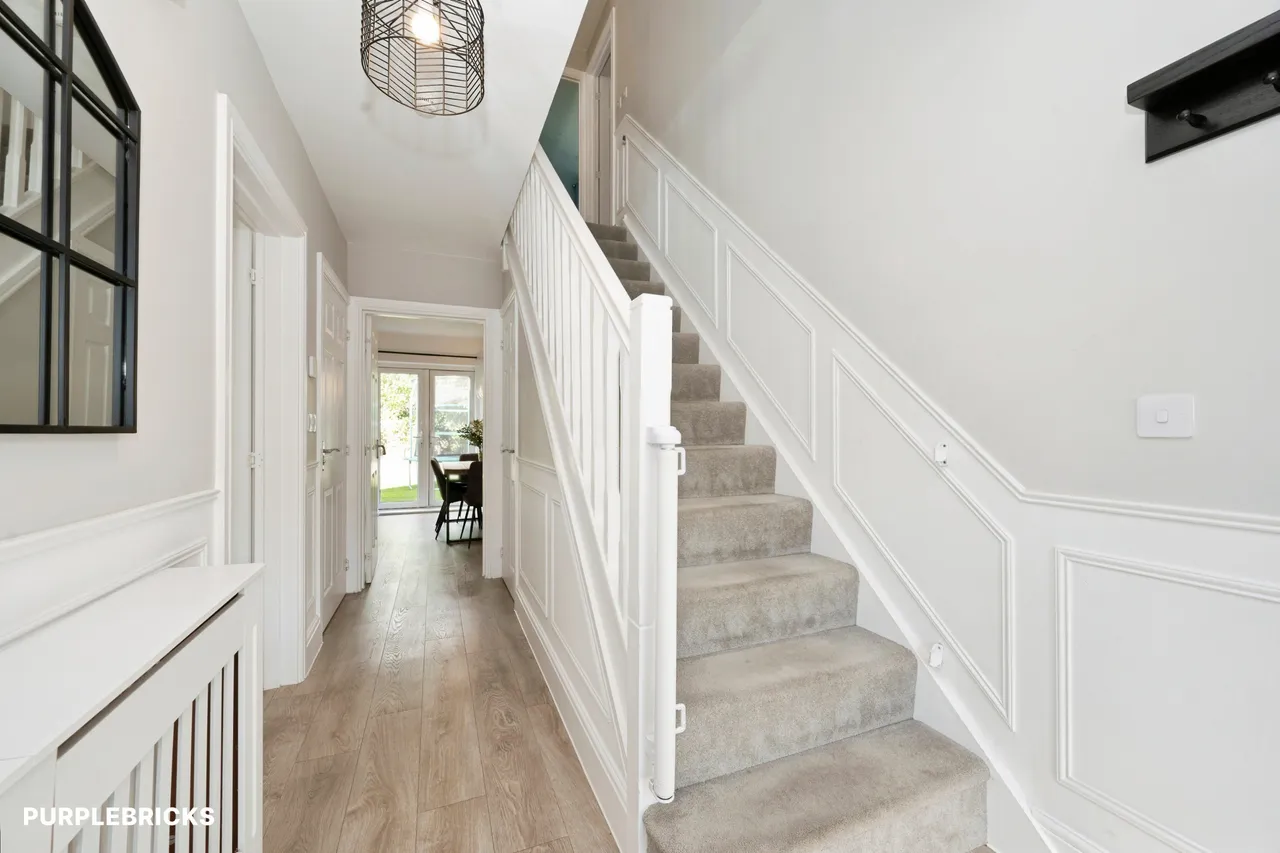 Wisteria Drive, Crawley, RH10, photo 11