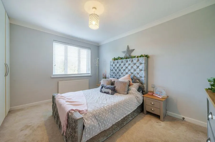 Glebe Road, Old Windsor, SL4, photo 8