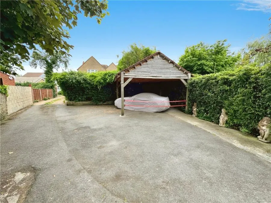 Glebe Road, Old Windsor, SL4, photo 24