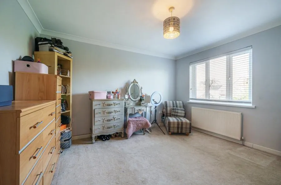 Glebe Road, Old Windsor, SL4, photo 18