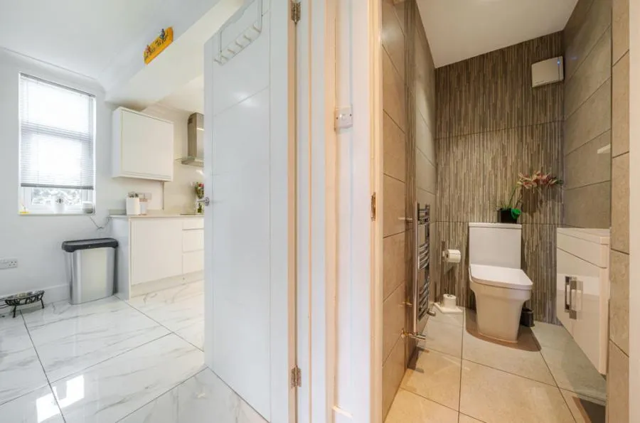 Glebe Road, Old Windsor, SL4, photo 20