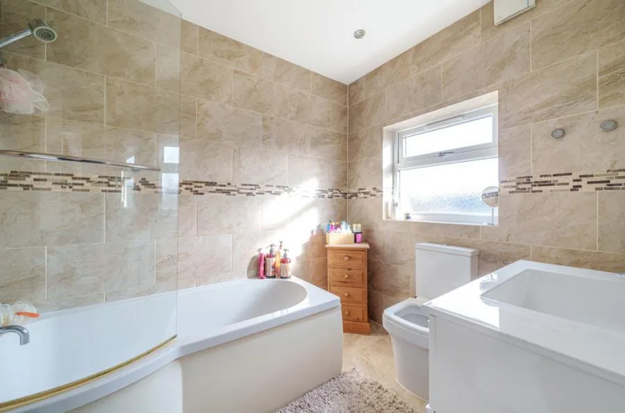 Glebe Road, Old Windsor, SL4, photo 9