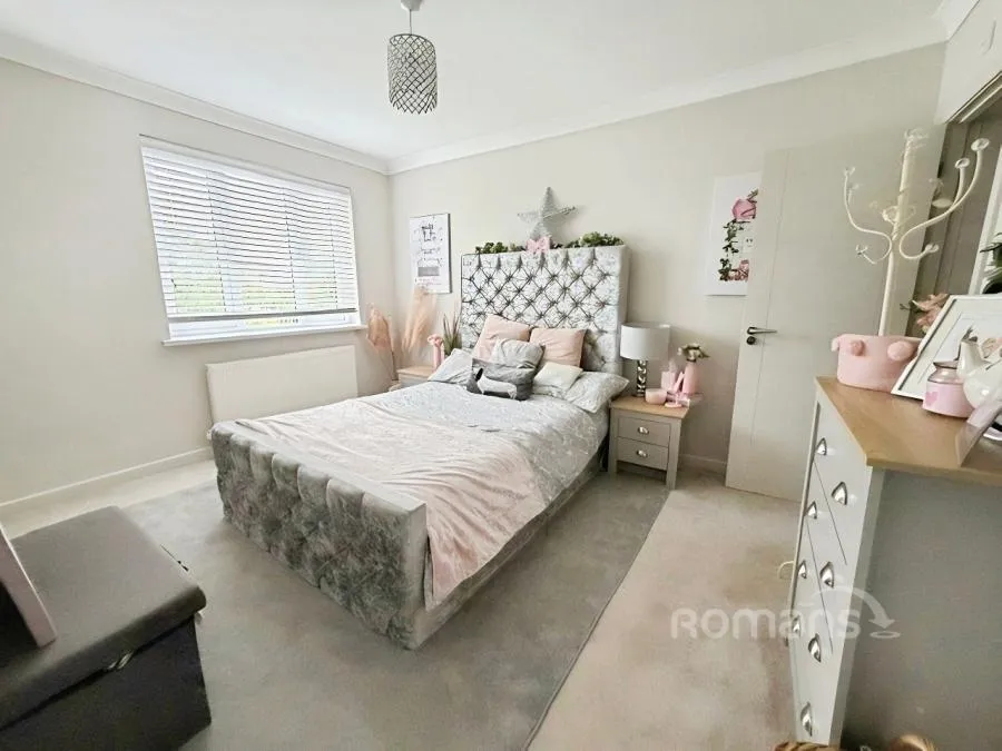 Glebe Road, Old Windsor, SL4, photo 17