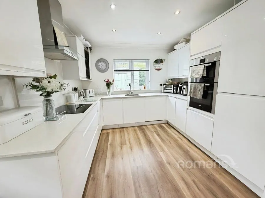 Glebe Road, Old Windsor, SL4, photo 5