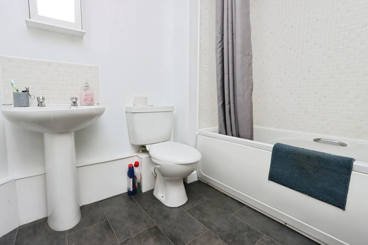 Queen Mary Rise, Sheffield, South Yorkshire, S2, photo 8