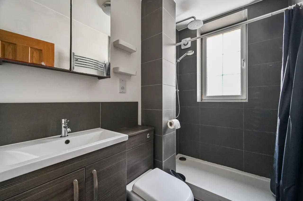 3 Flinders House, Green Bank, London, photo 7