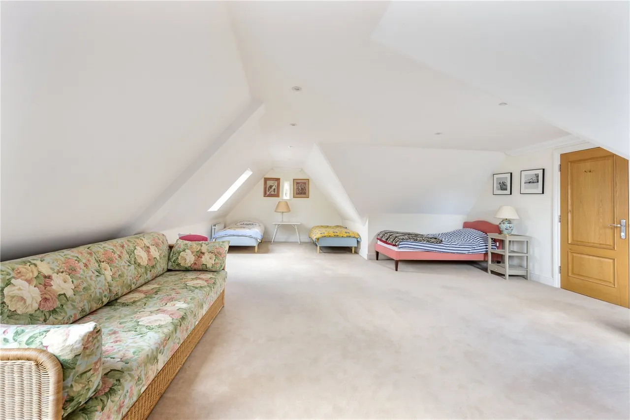 Kings Drive, Midhurst, GU29, photo 13