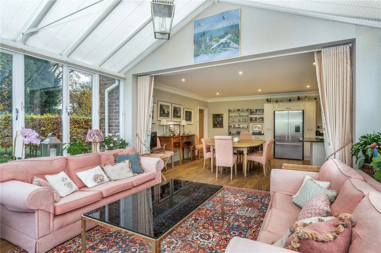 Kings Drive, Midhurst, GU29, photo 3
