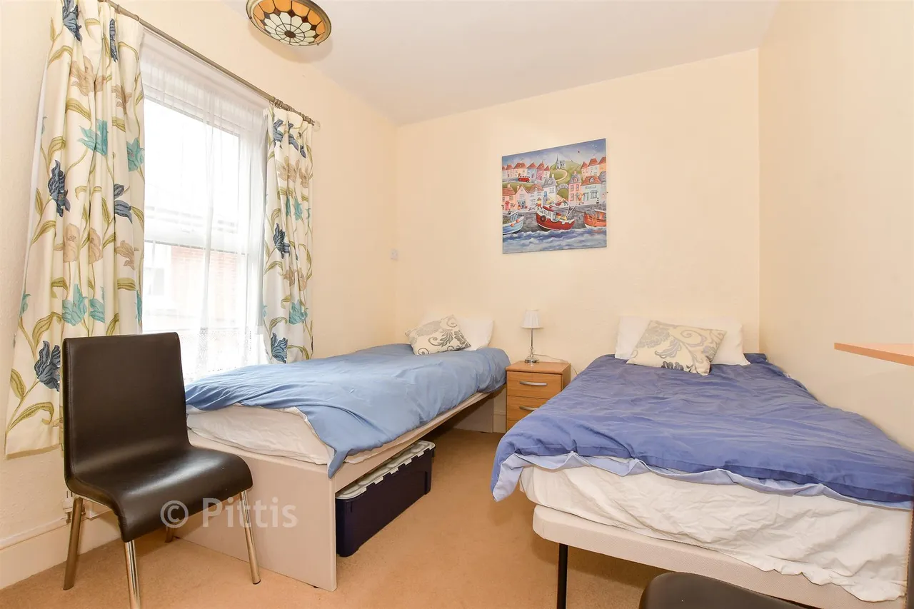Station Avenue, Sandown, PO36, photo 11