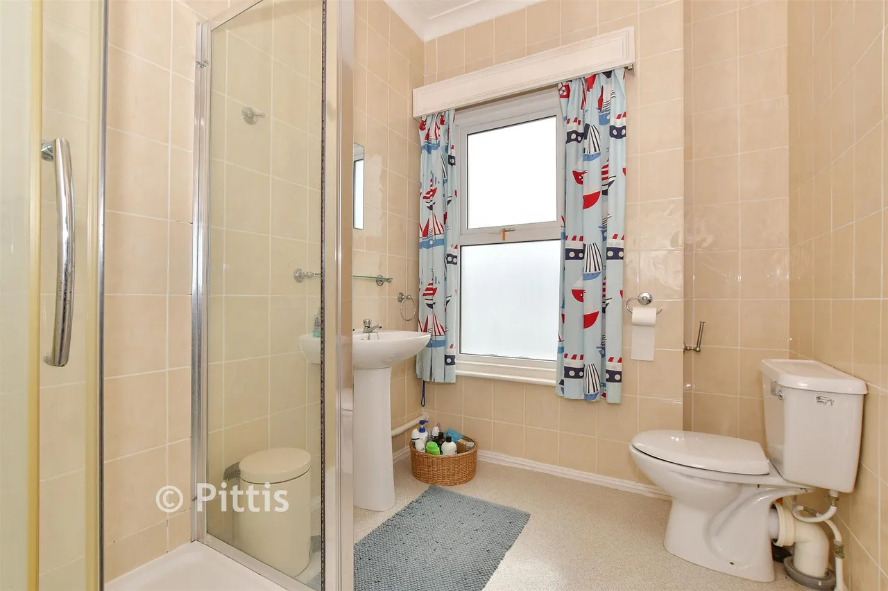 Station Avenue, Sandown, PO36, photo 14