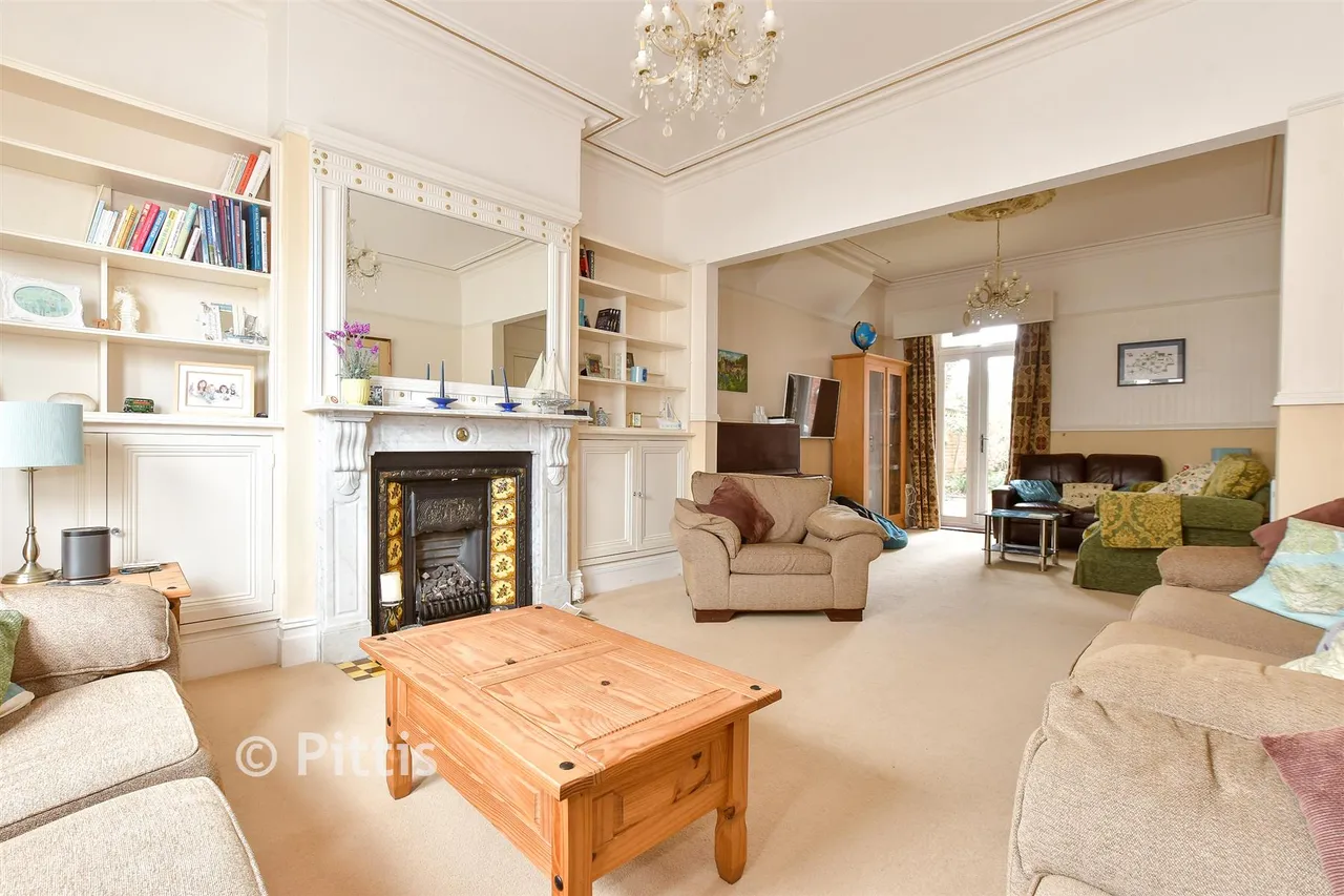 Station Avenue, Sandown, PO36, photo 5