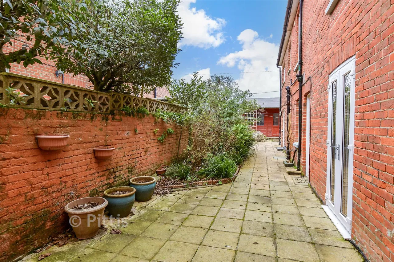 Station Avenue, Sandown, PO36, photo 18