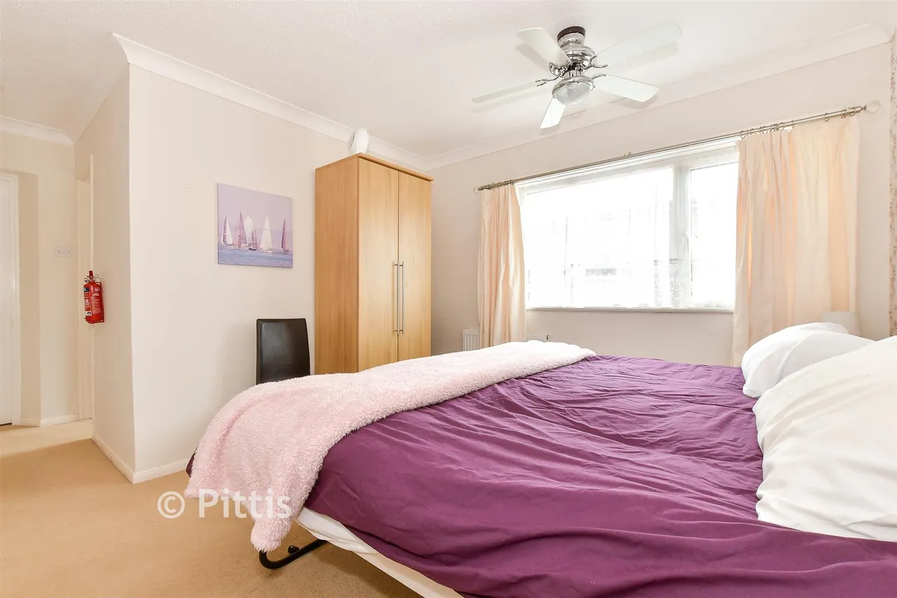 Station Avenue, Sandown, PO36, photo 13