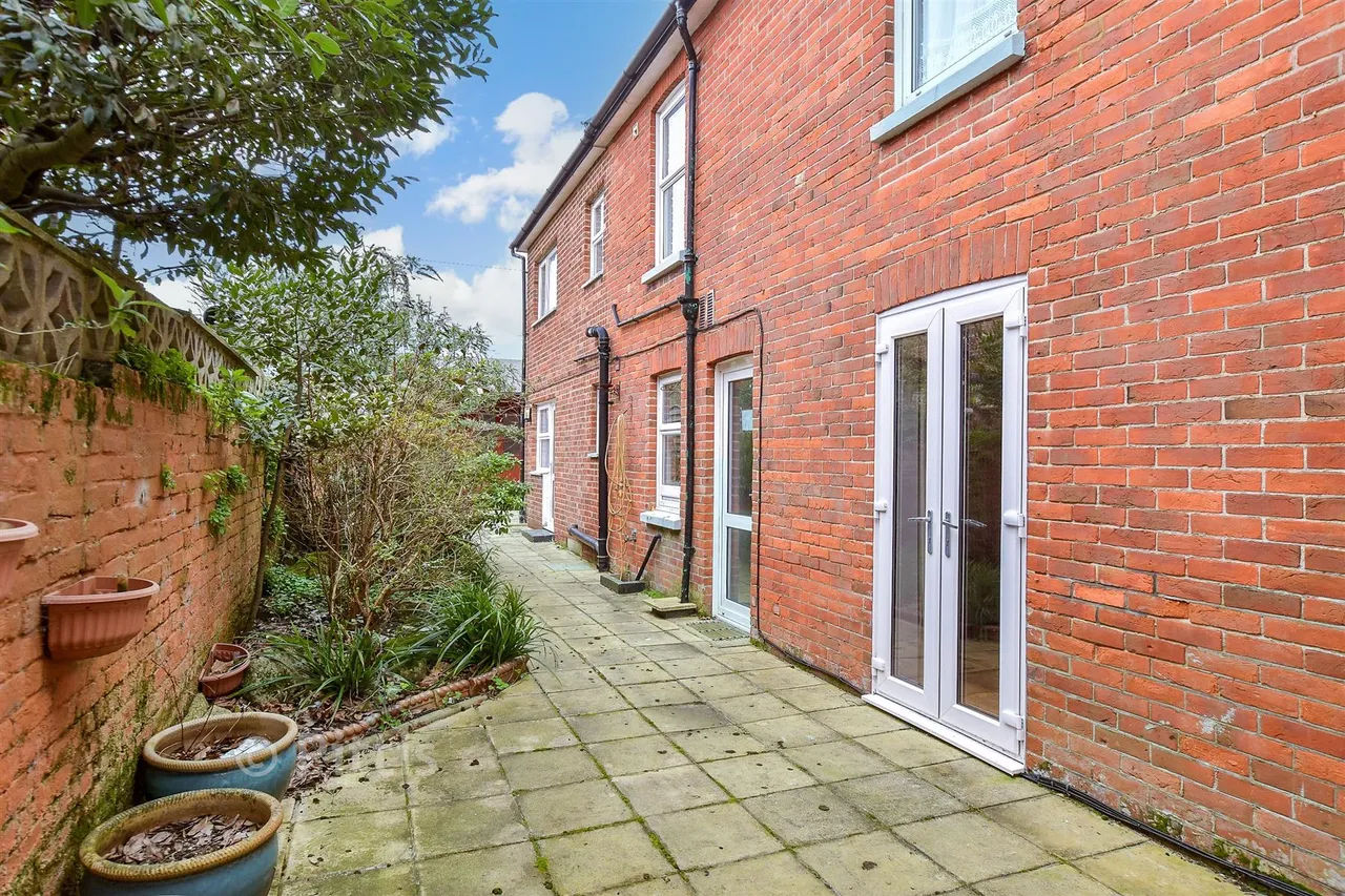 Station Avenue, Sandown, PO36, photo 17