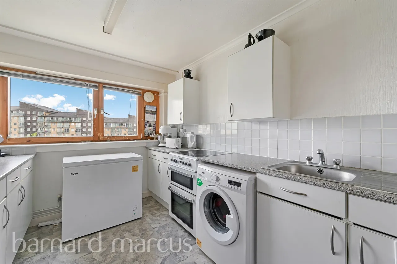 Lemon Grove, Feltham, TW13, photo 5