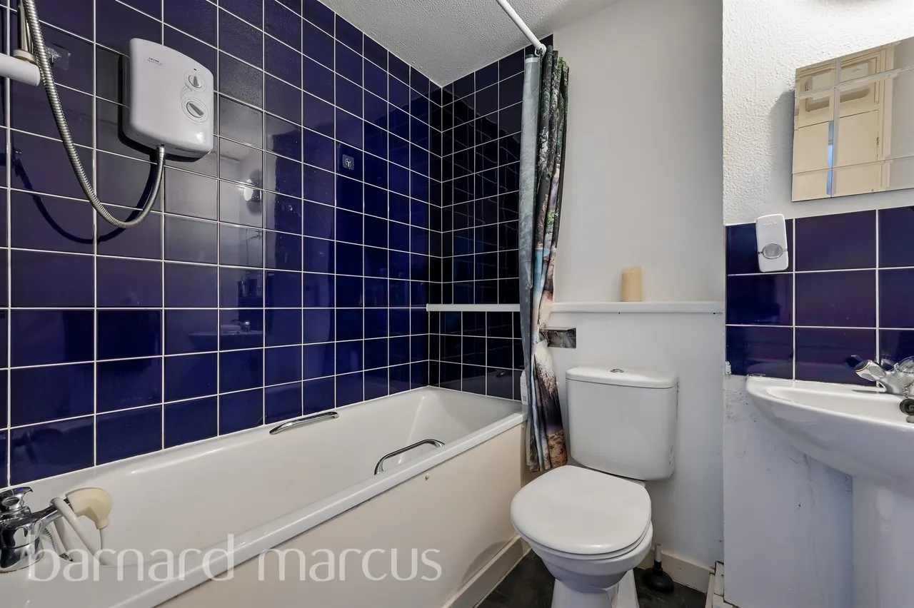 Lemon Grove, Feltham, TW13, photo 9