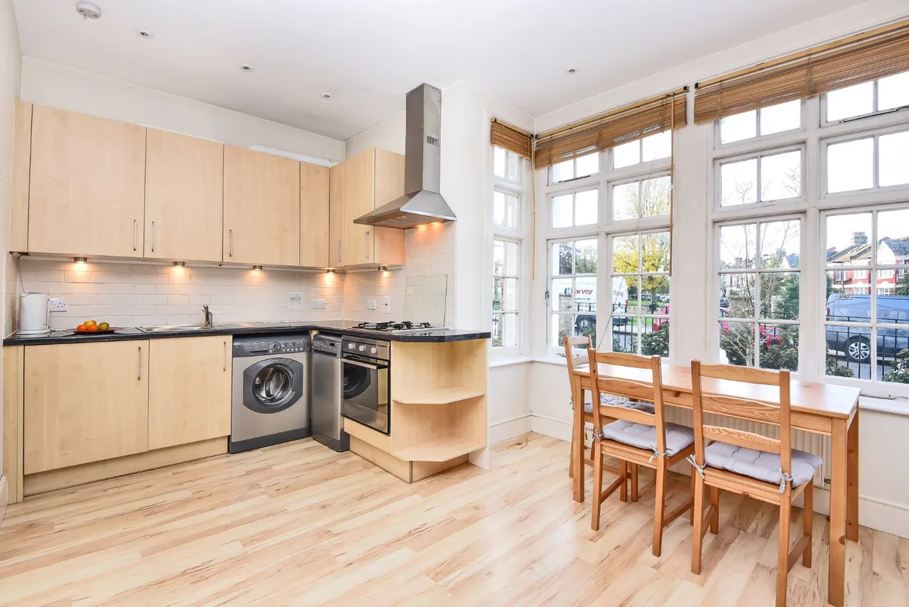 Warwick Road, Bounds Green, N11, photo 5