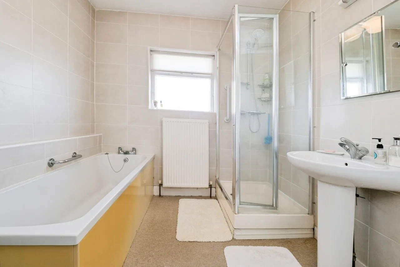 Mount Pleasant Road, Chigwell, IG7, photo 18